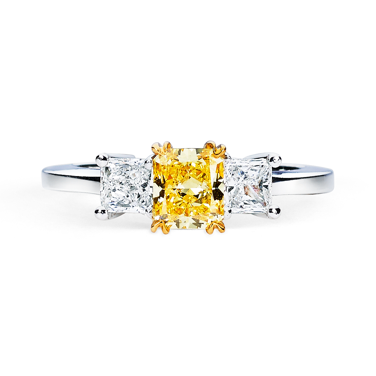 Garvani Three Stone Engagement Ring Style #31476